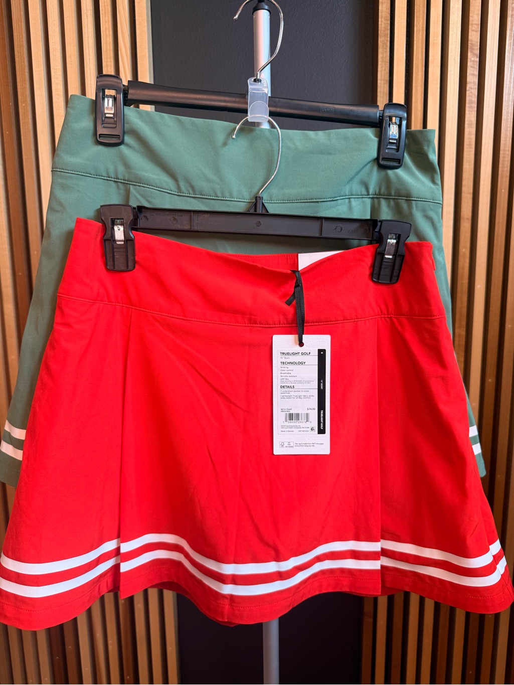 Calia Truelight 15” Golf Skort 2 Set In Red And Green